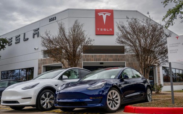Tesla bị quan chức Mỹ 'sờ gáy' sau cáo buộc đổ lỗi cho khách hàng