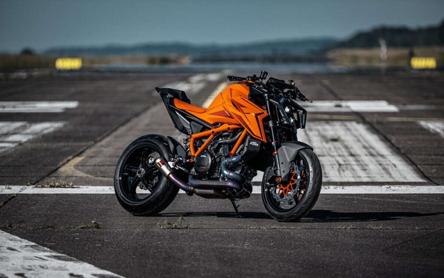 KTM 1390 Super Duke R 2024 "lột xác" trở thành mẫu mô tô mạnh mẽ nhất của hãng