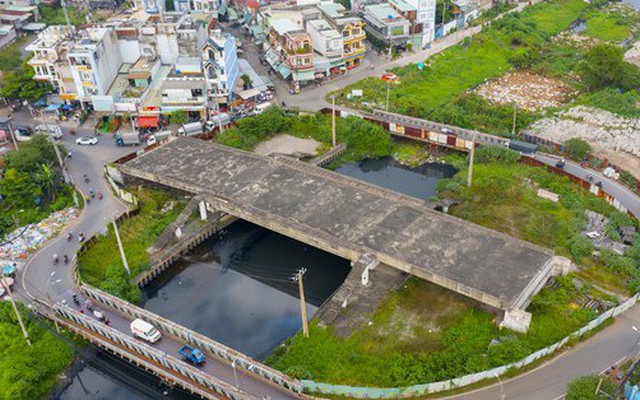 Cầu gần 700 tỷ đồng ở TPHCM 'đắp chiếu' hơn 5 năm