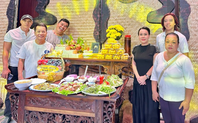 Việt Hương làm đám giỗ 3 năm nghệ sĩ Chí Tài, Hoàng Mập xúc động chia sẻ những điều phía sau