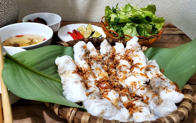 Về xứ Thanh ghé hàng bánh cuốn, ăn một lần nhớ mãi