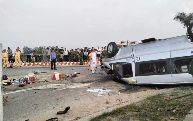 Hiện trường vụ tai nạn thảm khốc ở Quảng Nam, 8 người thiệt mạng