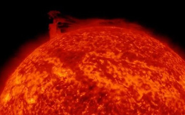 Xuất hiện mảnh vỡ từ Mặt trời mà các nhà khoa học không giải thích được
