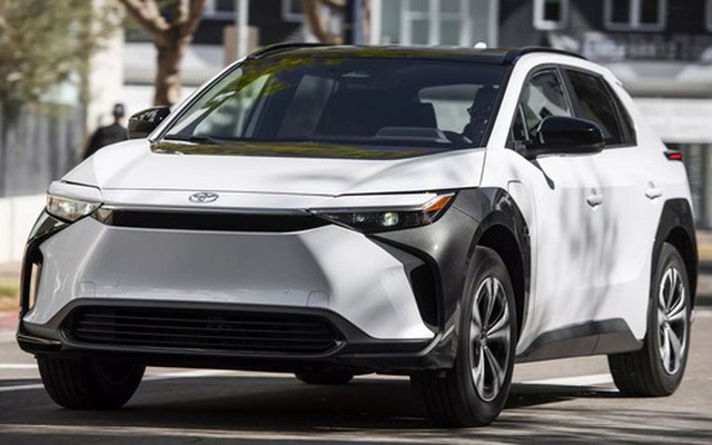 Giám đốc khoa học của Toyota: ‘Xe điện gây hại cho cả người dùng và môi trường’