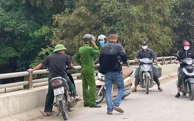 Nam sinh để lại dép và giấy xin lỗi trên cầu rồi... đi chơi khiến cả trăm người hốt hoảng tìm kiếm