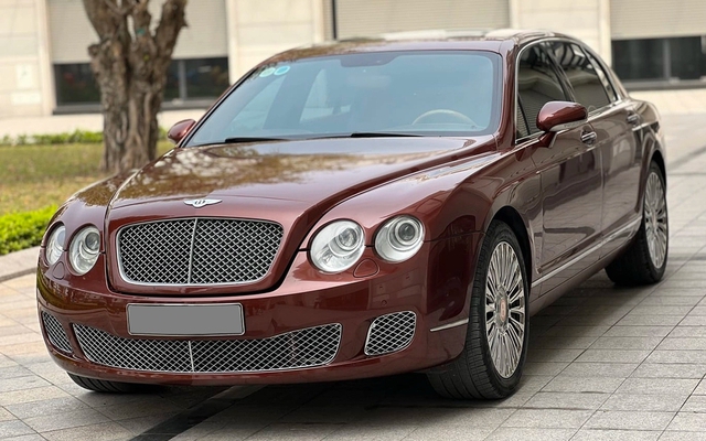 Chiếc Bentley Flying Spur biểu tượng quyền lực của đại gia Việt một thời này bán lại chỉ hơn 1,2 tỷ