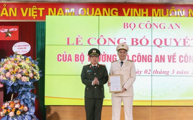 Thiếu tướng Đinh Văn Nơi trao quyết định bổ nhiệm Phó Giám đốc Công an Quảng Ninh