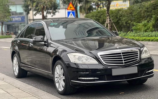 Thay vì mua Corolla Altis bản 'base', thử cân nhắc chiếc Mercedes S 300 này với giá hơn 700 triệu đồng