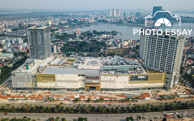 [Photo Essay] Toàn cảnh trung tâm thương mại đắt nhất Hà Nội ngay sát khu nhà giàu Ciputra