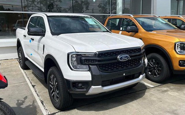 Đại lý tiết lộ trang bị Ford Ranger Sport sắp ra mắt Việt Nam: Giá 864 triệu được ngần này thứ thì Hilux khó có cửa cạnh tranh