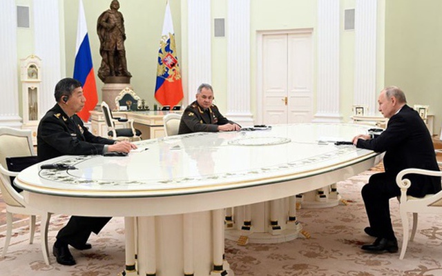 Tổng thống Vladimir Putin gặp Bộ trưởng Quốc phòng Trung Quốc