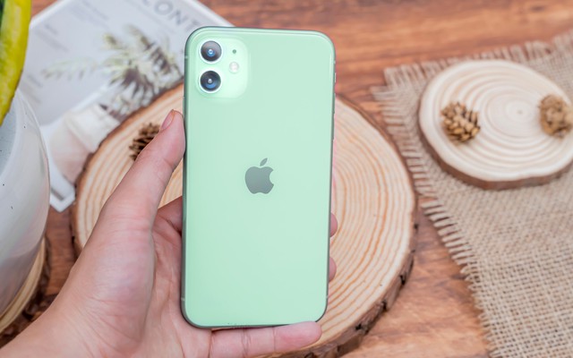 Giá iPhone 11 thấp kỷ lục, nhiều smartphone giảm mạnh tới 8 triệu đồng