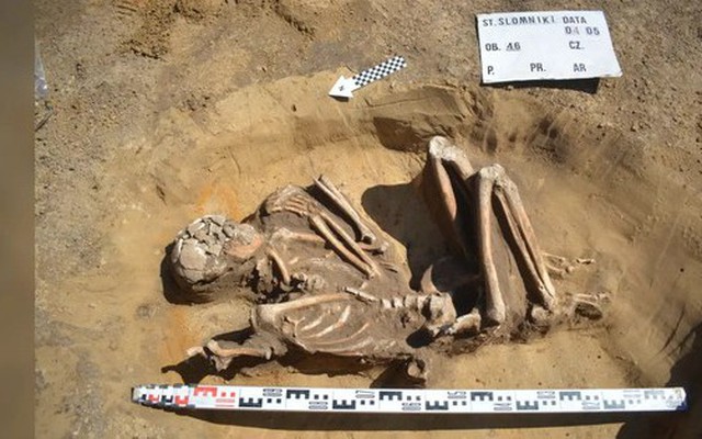 Phát hiện bộ xương 7.000 năm tuổi được bảo quản hoàn hảo ở Ba Lan
