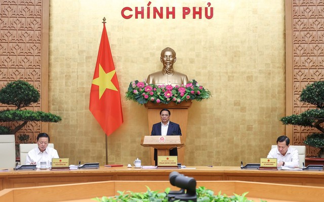 Thủ tướng yêu cầu Bộ Tài chính khẩn trương trình phương án giảm 2% VAT