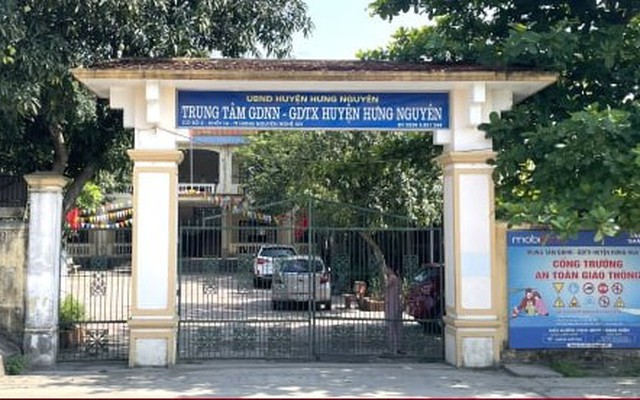 Nguyên GĐ Trung tâm GDTX ở Nghệ An bị tuyên 5 năm tù: Chánh án nói gì?