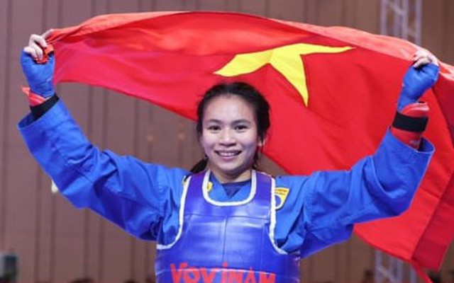 Nữ võ sĩ Việt Nam nén đau, 'chấp' đối thủ 1 chân vẫn giành HCV SEA Games 32