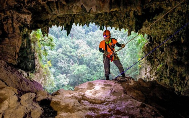 Bị tố "lật lọng, bao che" cho HDV nam xông vào lều khách nữ, quấy rối lúc nửa đêm, Công ty bán tour đu dây mạo hiểm độc quyền ở Quảng Bình được Shark Hưng rót 12 tỷ nói gì?