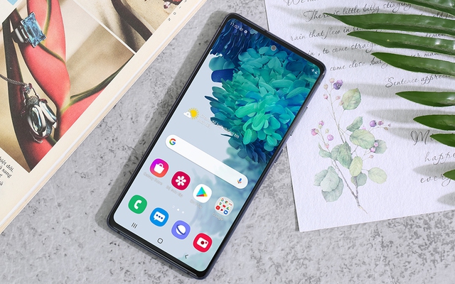 Mẫu smartphone giảm hơn nửa giá tại Việt Nam: Mệnh danh là 'kẻ hủy diệt flagship', giành ngôi vương trong top điện thoại Android