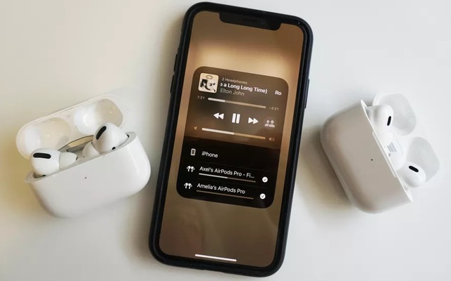 Mẹo chia sẻ nhạc từ iPhone, iPad tới cùng lúc 2 tai nghe AirPods hoặc Beats