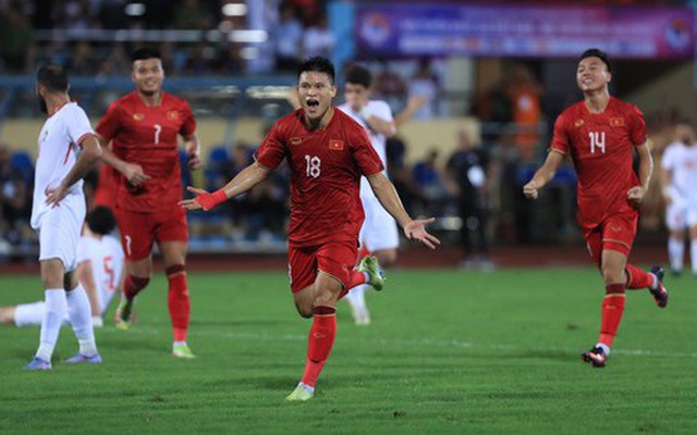Toàn thắng 2 trận cùng HLV Troussier, đội tuyển Việt Nam lên lịch thi đấu với đội bóng top 30 thế giới