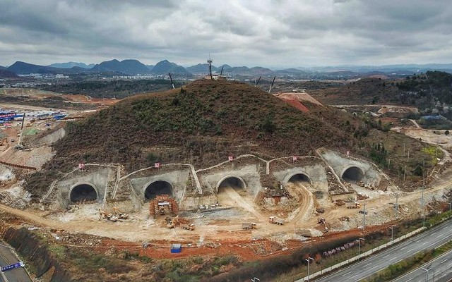 Không chỉ để xây cao tốc, nhiều ngọn núi ở Trung Quốc đã được khoét rỗng để phục vụ công nghệ quan trọng này