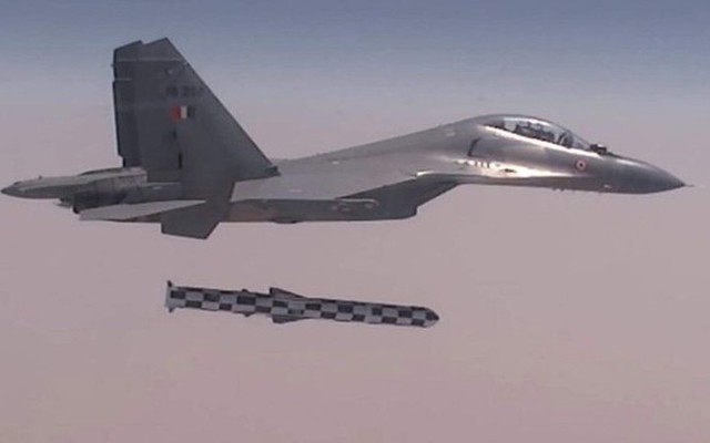 Ấn Độ bán cho Nga phiên bản đặc biệt của tên lửa BrahMos?