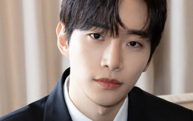 "Mỹ nam" Lee Junho giàu cỡ nào?