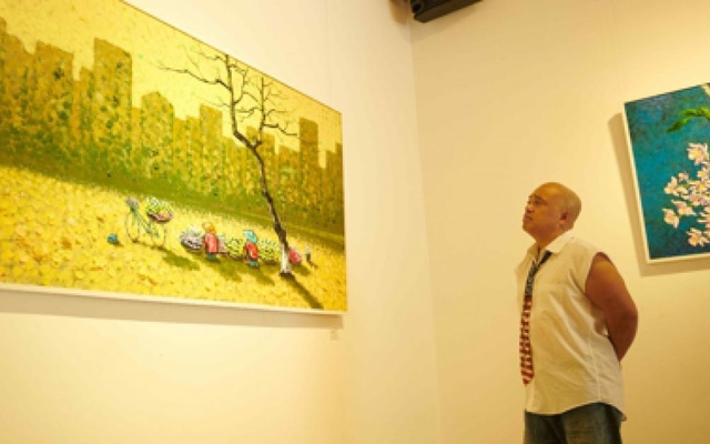 Họa sĩ Nguyễn Hoàng Long và tình yêu Hà Nội qua triển lãm tranh “Hoa Phố”