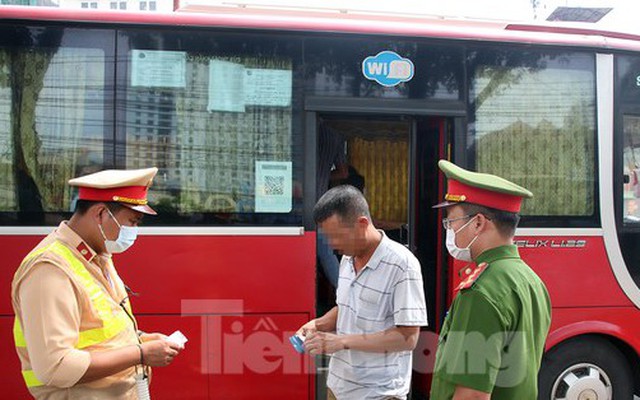 CSGT toàn quốc ra quân xử lý xe chở khách, container