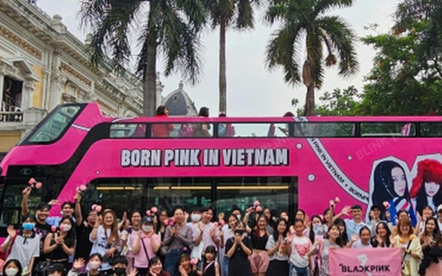 Fan Việt chi trăm triệu đồng để phủ sóng hình ảnh BLACKPINK khắp mọi nơi