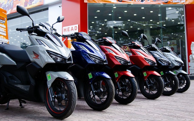 Thế giới 2 bánh: Honda giảm giá hàng loạt xe máy