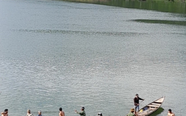 Lật ghe chở 8 người trên lòng hồ thủy điện ở Quảng Nam: Tìm thấy thi thể nạn nhân mất tích