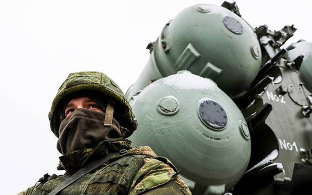 Nga đánh chặn máy bay không người lái nhằm vào Mátxcơva, tên lửa nhằm vào Crimea