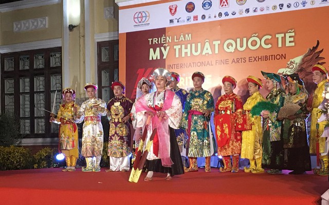 Tranh cãi quanh vụ hầu đồng trong trường Đại học Huế