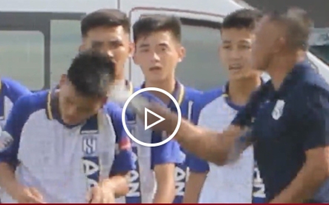 Học trò ăn mừng khiêu khích đối thủ, HLV Ngô Quang Trường đánh ngay trên sân