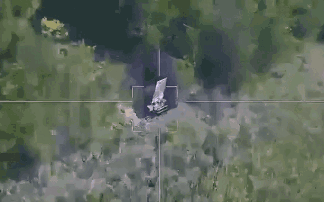 Máy bay không người lái Lancet Nga phá hủy radar phòng không Ukraine