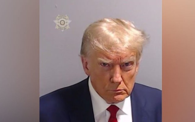 Hồ sơ tù của ông Trump ghi gì?