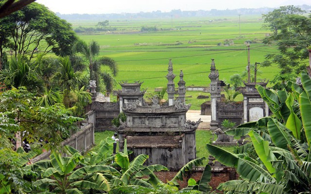 Vị Đình nguyên được tôn làm Thành hoàng làng khi còn sống