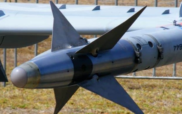 Mỹ bổ sung tên lửa AIM-9 cho Ukraine trong gói viện trợ mới