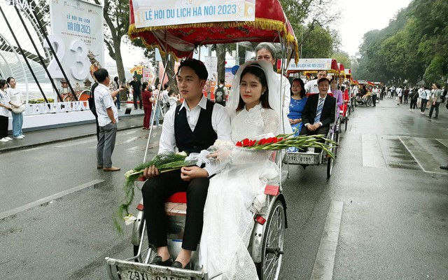 Festival thu Hà Nội 2023: Tái hiện đám cưới xưa và nhiều hoạt động hấp dẫn