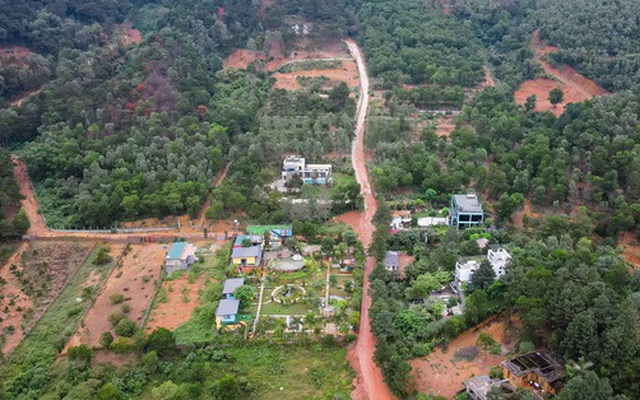 Những resort, homestay "mọc" trên mảng đồi trọc ở khu vực nhiều vi phạm trật tự xây dựng