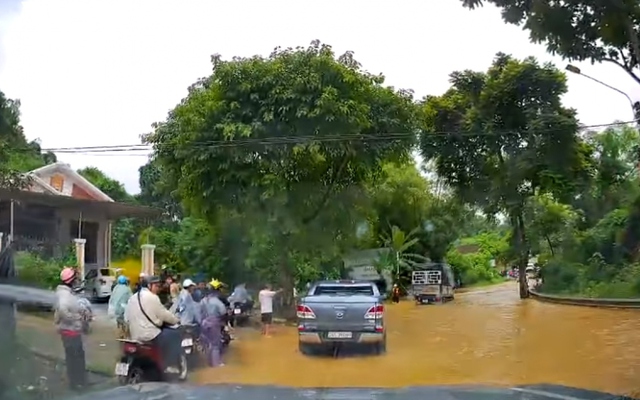 1 cháu nhỏ tử vong do sạt lở ở Lào Cai, sơ tán khẩn trương 5 hộ dân