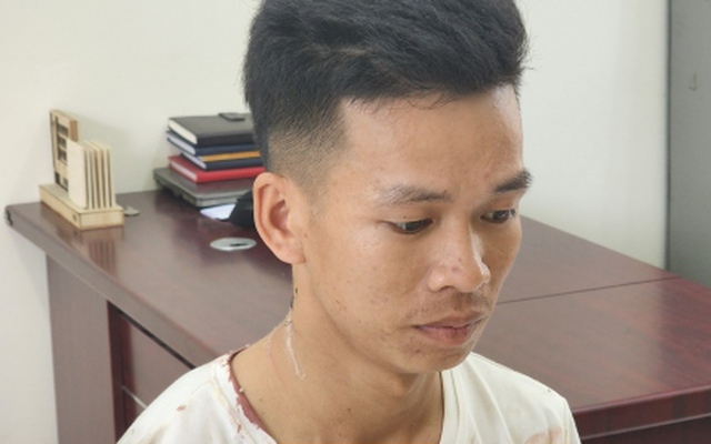 Ghen tuông, cầm dao đâm bạn gái rồi có ý định tự tử