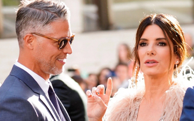 Bạn trai lâu năm của Sandra Bullock qua đời