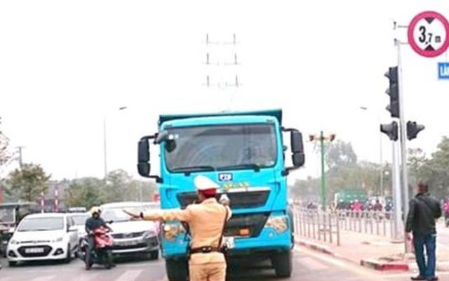 Đi xe vào làn đường BRT bị phạt bao nhiêu tiền?