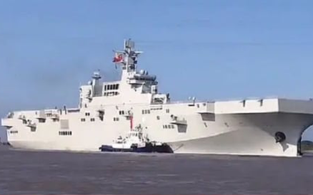 Trung Quốc có thể đang đóng siêu tàu đổ bộ Type-076