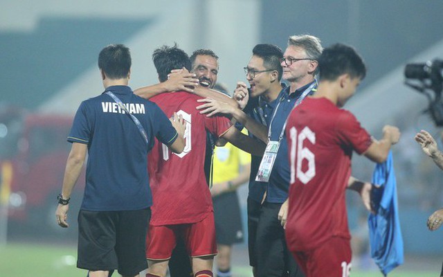"U23 Việt Nam đã coi nhẹ Singapore nhưng đội đủ sức vào top 3 châu Á!"