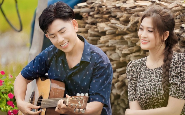 Ca sĩ Mai Tuấn bất ngờ ra 2 MV âm nhạc sau 15 năm chỉ chuyên tâm làm thầy giáo dạy Toán
