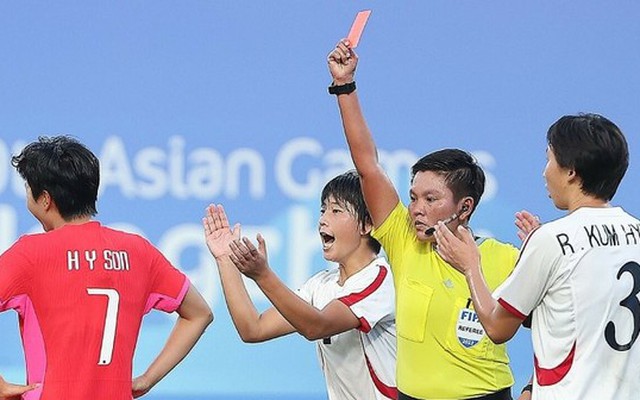 Đội tuyển nữ CHDCND Triều Tiên ngược dòng loại Hàn Quốc