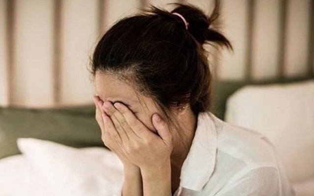 Người phụ nữ oà khóc vì sau 5 năm mới có thể "động phòng" với chồng tại bệnh viện